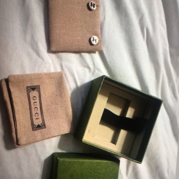 Gucci Interlocking silver studs - Picture 2 of 6